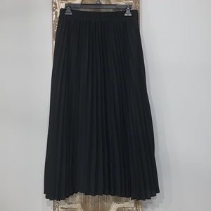 NWOT LOFT Ankle Length Black Pleated Skirt (XS)